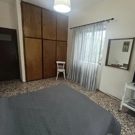 The Lemon House * Kato Loutron