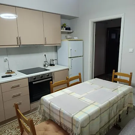 The Lemon House * Kato Loutron