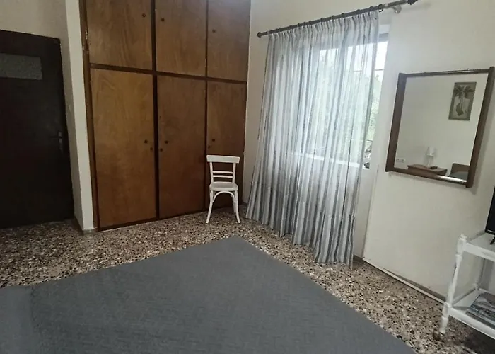 The Lemon House * Kato Loutron