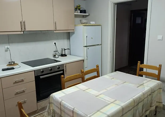 The Lemon House * Kato Loutron